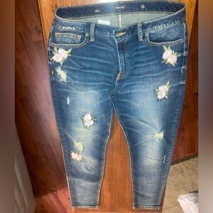 Miss Me skinny jeans size 32 floral embroidered
